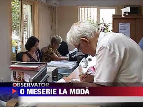 Primariile din tara primesc cereri pentru recenzori