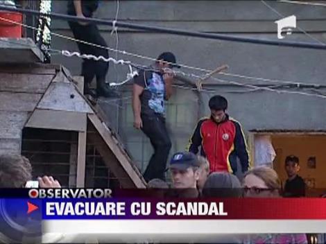 Evacuare cu scandal in Capitala