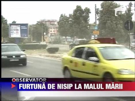 Furtuna de nisip la mare