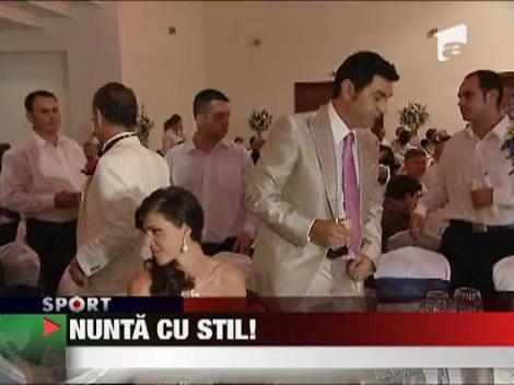 Borcea face nunta in alb si negru!