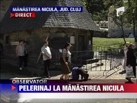 Sute de credinciosi s-au strans la manastirea Nicula