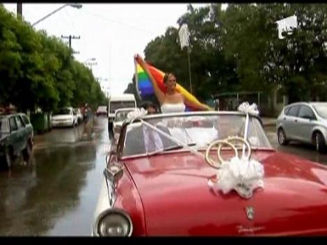 Prima nunta dintre un homosexual si un transexual in Cuba