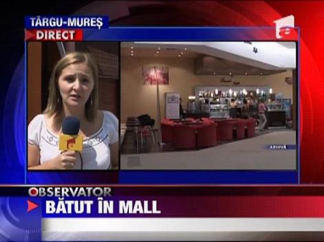 Tanar snopit in bataie la mall