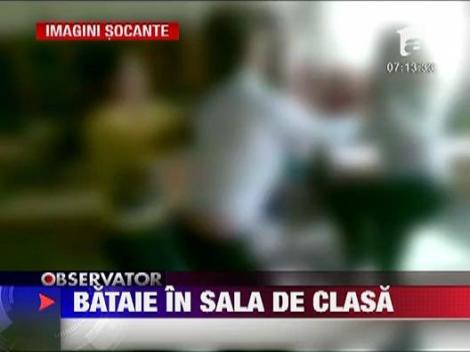 Bataie la scoala intre fete