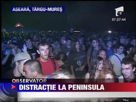 Distractie la Peninsula in prima zi