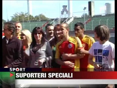 Tricolorii au primit incurajari de la fani speciali inainte de meciul cu Luxemburg