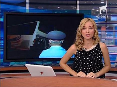 Autocar scufundat pur si simplu pe o strada din Iasi