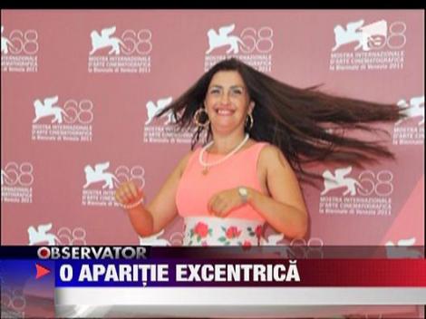 Rona Hartner si-a aratat chilotii la la Festivalul de Film de la Venetia