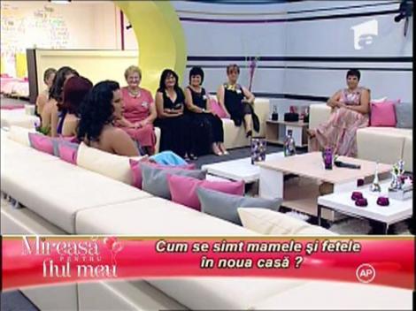 Fetele si mamele incep sa se cunoasca