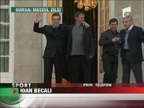 Si Mourinho s-a mirat de starea gazonului de pe National Arena