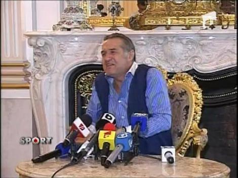Becali s-a facut singur sa rada!
