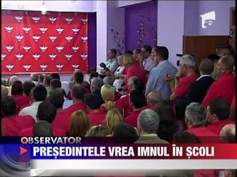 Basescu vrea sa se cante Imnul in scoli