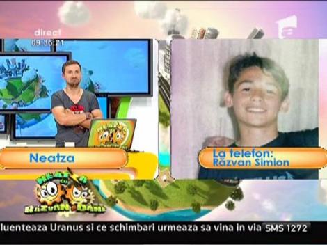 Razvan este la deschiderea anului scolar