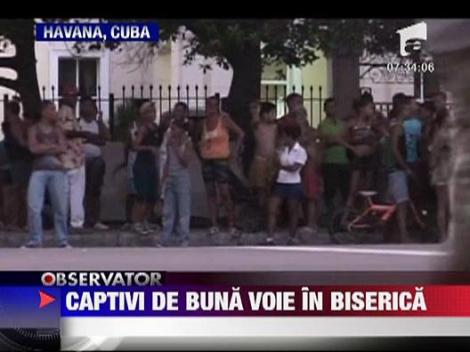 Sectanti incuiati in Biserica