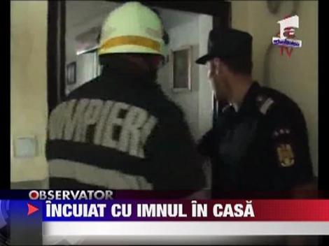 Suparat ca trebuia sa invete imnul Romaniei s-a incuiat in casa