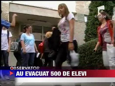 500 de elevi evacuati din cauza unei scurgeri de gaz