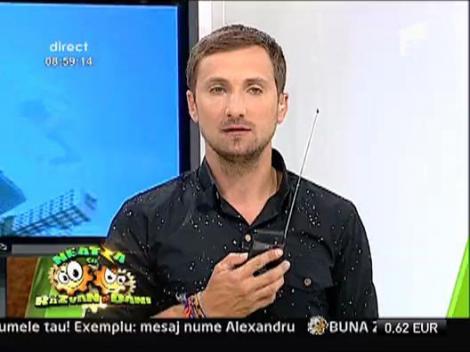 Razvan si Dani, cuceriti de super-smartphone-ul misterios