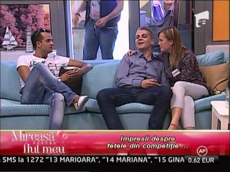 Primul sarut din competitie intre Alexandra si Victor