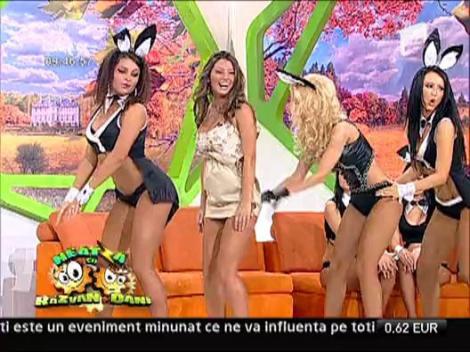 Roxana Vancea invata sa danseze ca un iepuras sexy