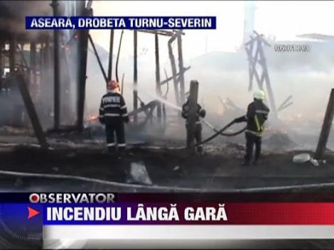 Incendiu puternic la un depozit de cherestea, la 20 de metri distanta de gara din Drobeta Turnu-Severin