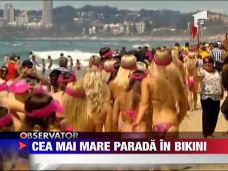 Record de femei in bikini