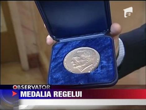 BNR a lansat o medalie jubiliara cu chipul Regelui Mihai ‎
