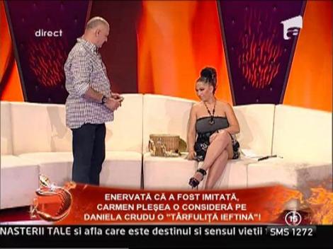 Carmen Plesa a venit cu sarpele in poseta