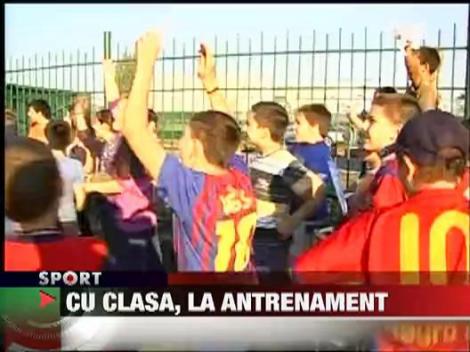 O clasa de copii a mers la Brasov sa-i vada pe stelisti la munca