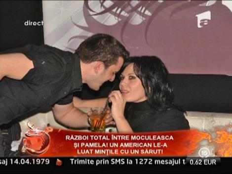 Moculeasca se saruta cu foc intr-un club din Bucuresti!