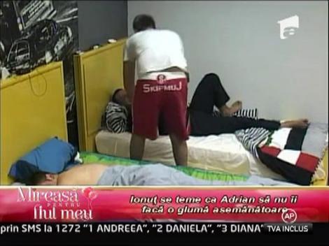 Baietii i-au facut o farsa lui Adrian