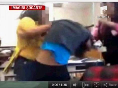 IMAGINI SOCANTE / Bataie sora cu moartea in timpul orei de biologie