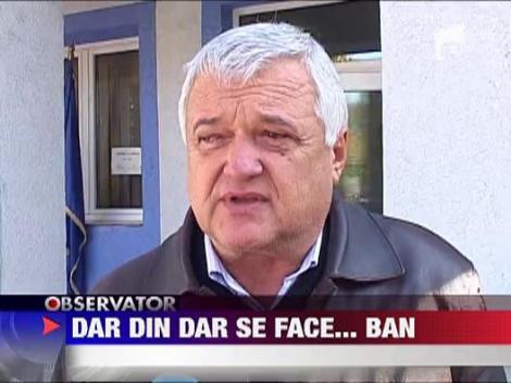 Sinistratii din Vadu Rosca nu par sa mai aprecieze ajutorul lui Gigi Becali