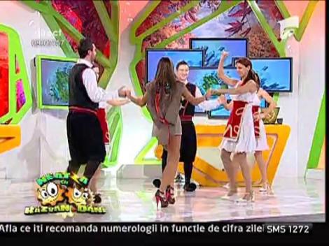 Roxana Vancea, costumatie sexy la Neatza