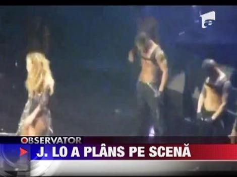 Jennifer Lopez a plans pe scena cand a cantat o melodie de dragoste