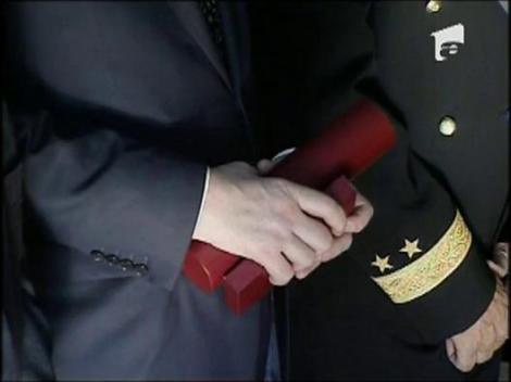 Ilie Nastase si Victor Ciorbea a fost decorati de Regele Mihai