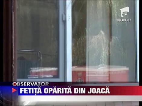 Fetita oparita din joaca