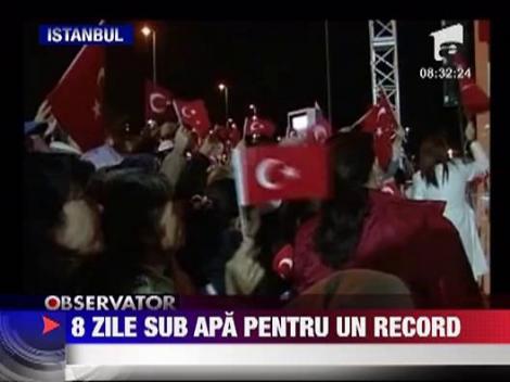 8 zile sub apa pentru un record