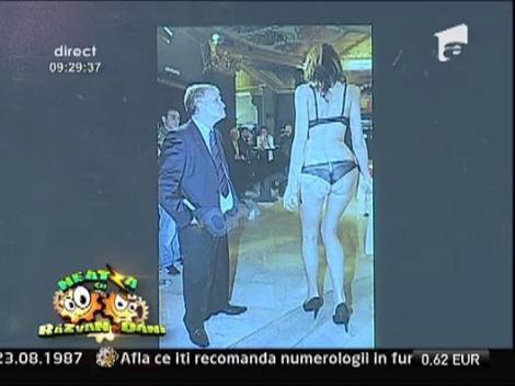 Nati Meir se holbeaza la o domnisoara in lenjerie intima