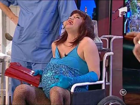 Naomi naste copilul lui Mircea Badea