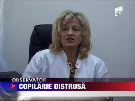 UPDATE / Copil de 2 ani violat de tatal vitreg si prietenul lui