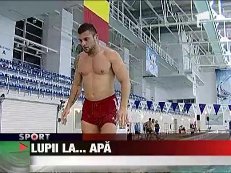 Rugbystii s-au dat in spectacol la bazin