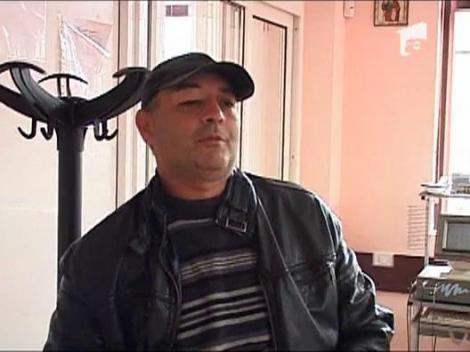 Vierme descoperit in ochiul unui barbat