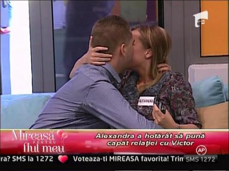 Alexandra si Victor s-au despartit