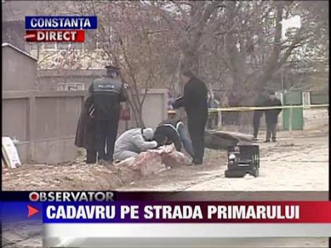 Cadavru gasit intr-un sac pe strada primarului