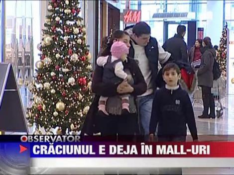 In mall-uri a sosit deja Craciunul