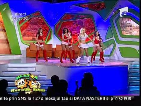 Andreea Balan - Christmas Party: Mosule ce tanar esti