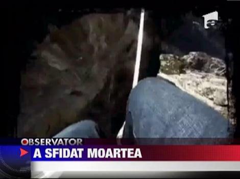 A facut echilibristica pe o franghie la peste o mie de metri inaltime!