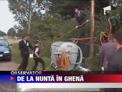 Tanar nuntas in pubela de gunoi