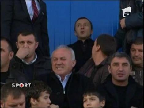 Meme ii desfiinteaza pe Ilie Stan si pe Narcis Raducan