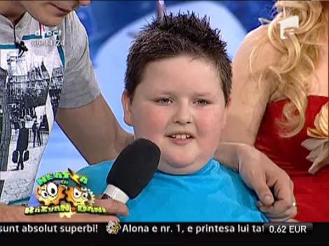 Razvan rescrie genericul emisiunii